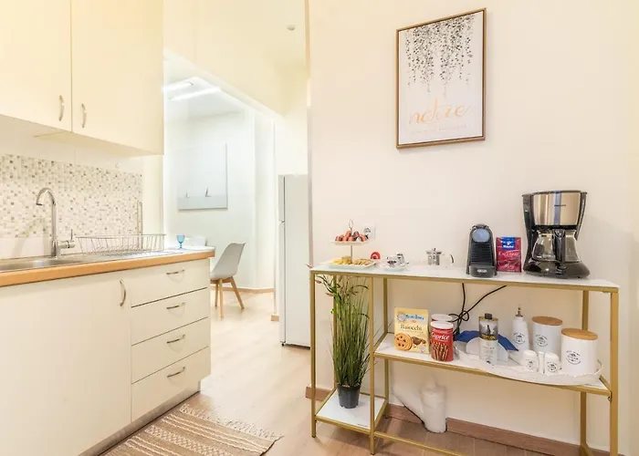 Boutique Apartment With Parkview